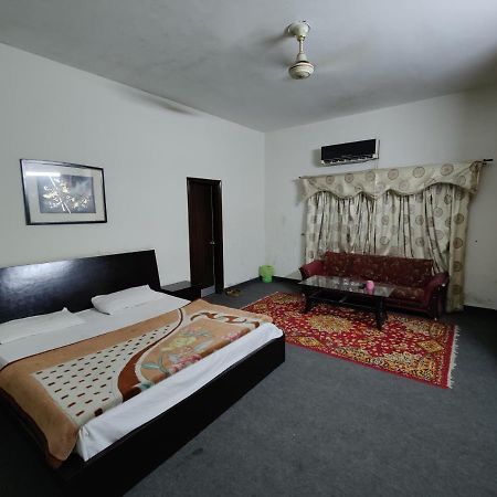 Magnum Hotel Lahore Exterior foto